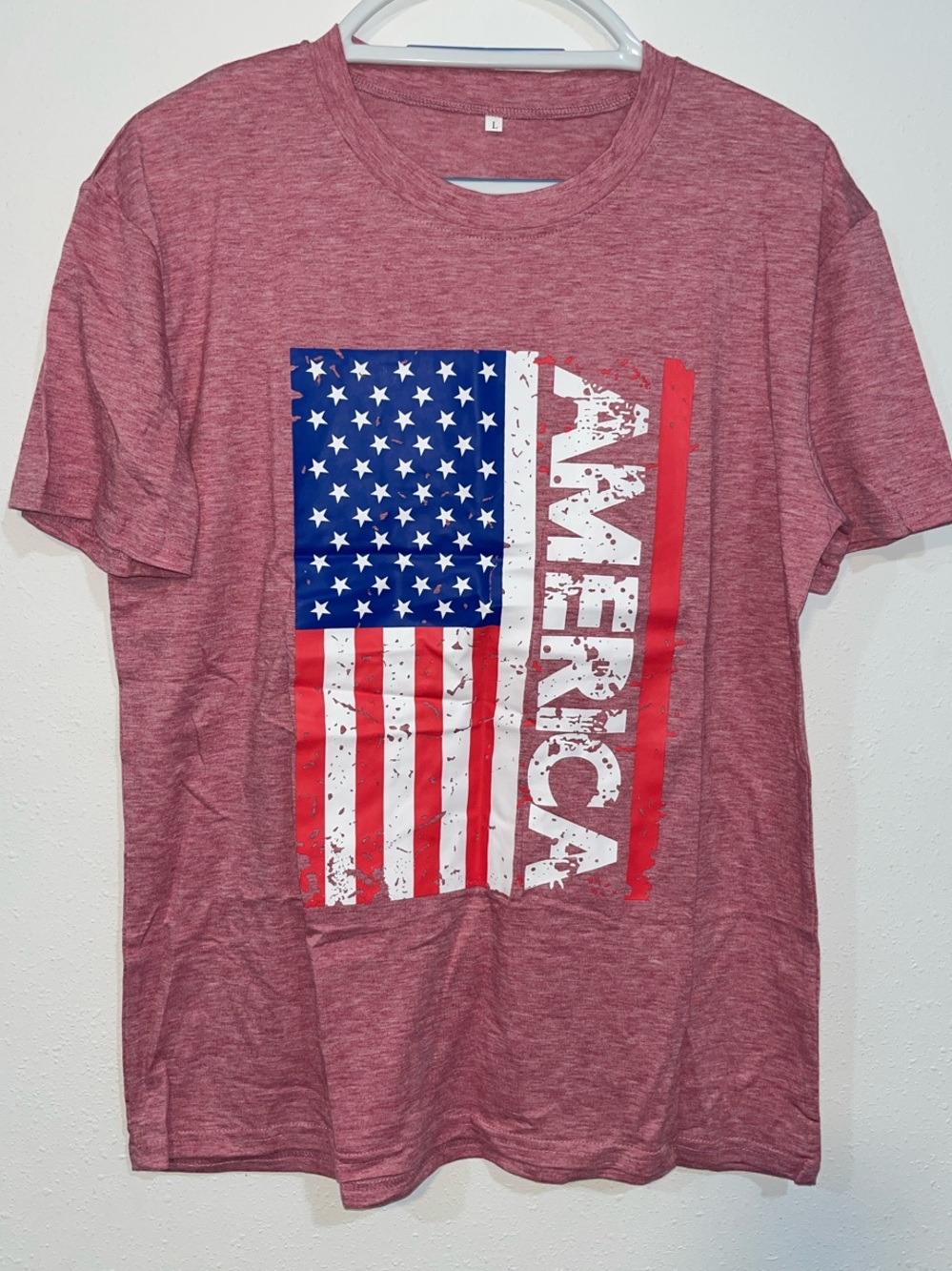 Men's Red Graphic 'America' Flag T-Shirt size L color Mauve